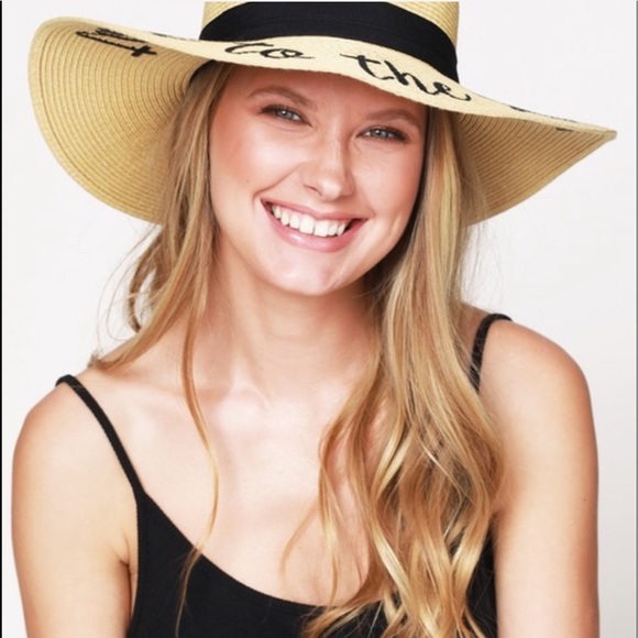 Beach Sun Hat “Talk to the Sand” - Picture 2 of 4